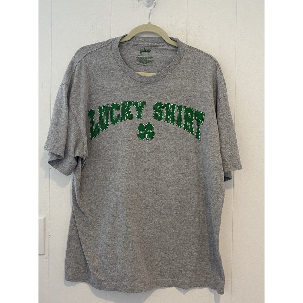 St. Patrick's Day Lucky Shirt Men's T-shirt Size XL Gray Soft